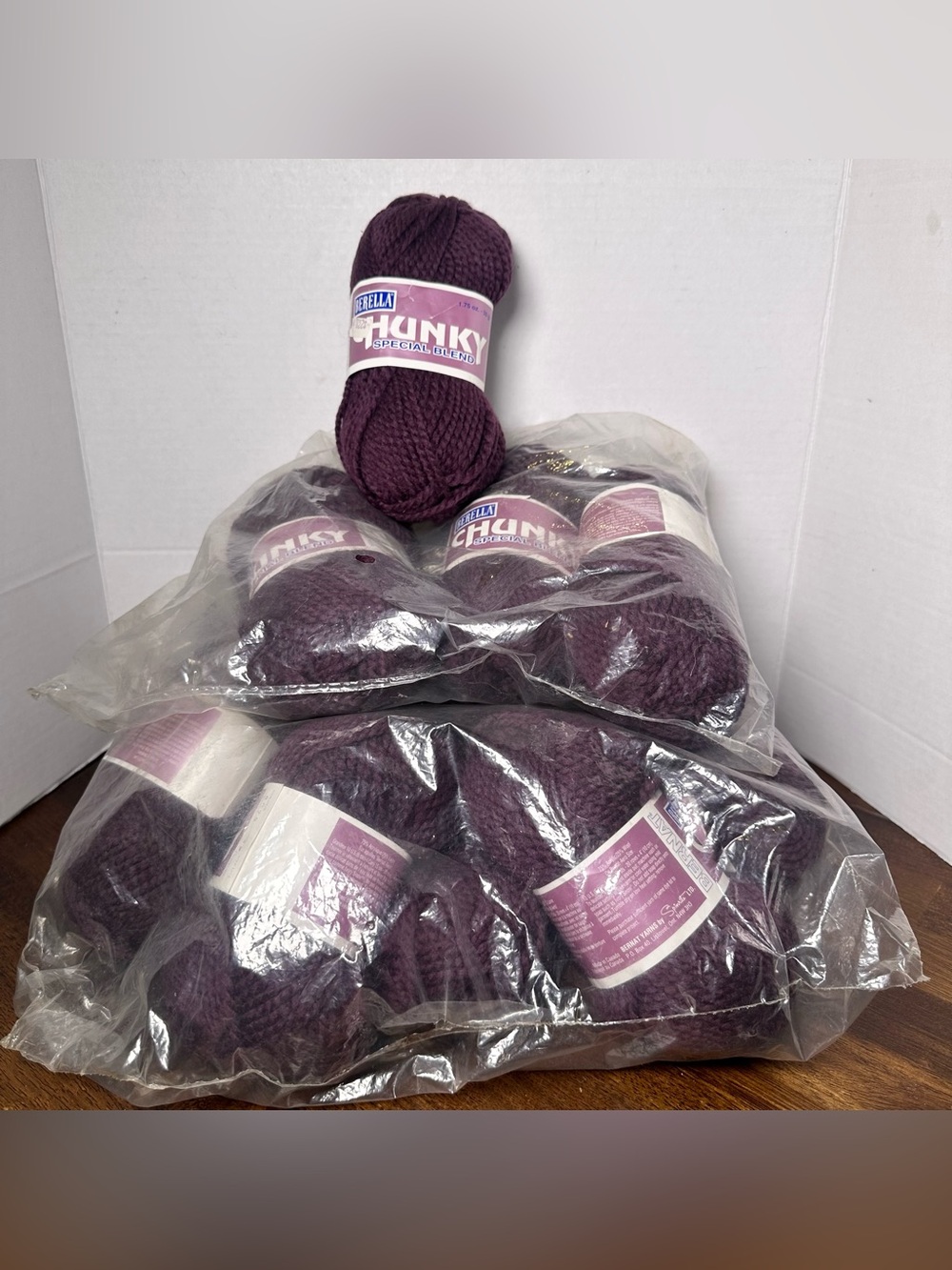 Vintage Bernat Berella Chunky Special Blend Yarn-4” Wine 8025-14 Skeins NEW